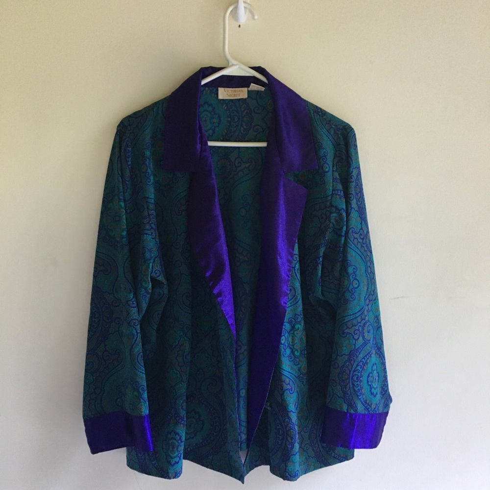 Victoria’s Secret Vintage button top paisley Med